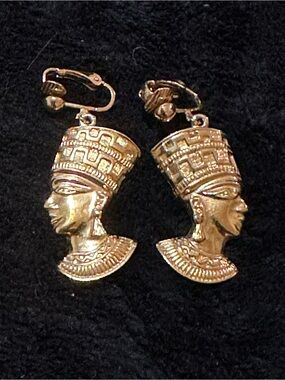 AVON Authentic Original STAMPED  Egyptian Queen Profile Drop Earrings Jewelry